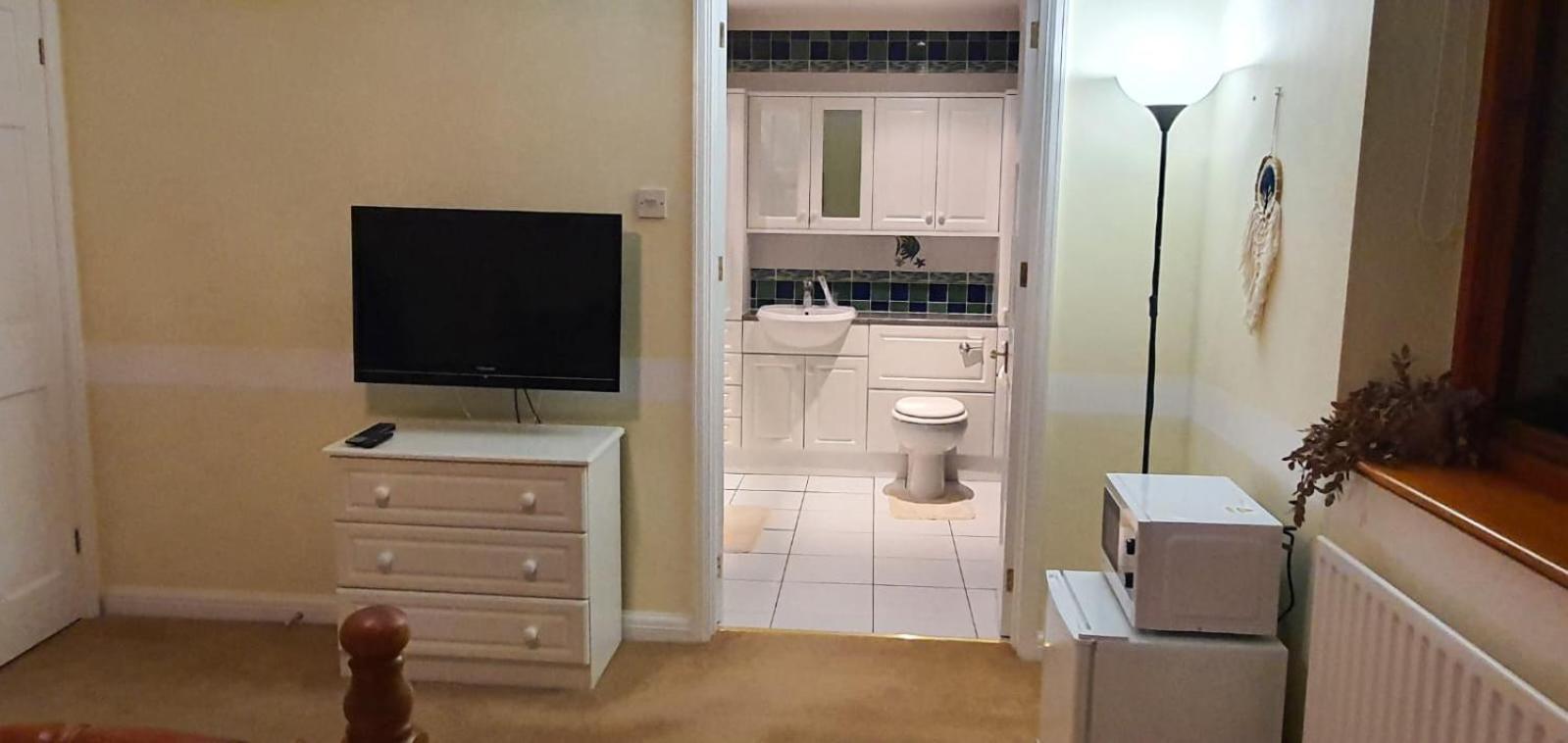 Old Slade Cottage - Train To London 30Mins, Heathrow 15Mins Away,Free Parking - En-Suit Rooms West Drayton  Oda fotoğraf